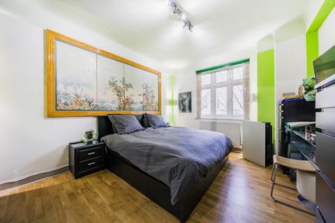 1 bedroom flat for sale, Hall Road, St John's Wood