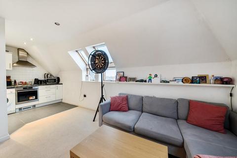 2 bedroom flat for sale, Garratt Lane, Earlsfield