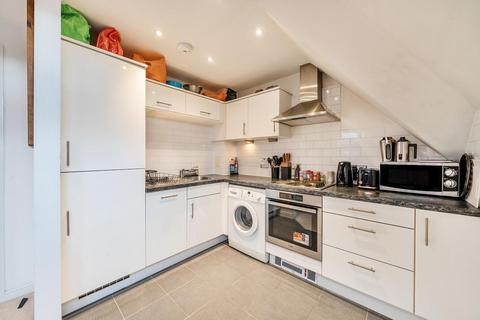 2 bedroom flat for sale, Garratt Lane, Earlsfield