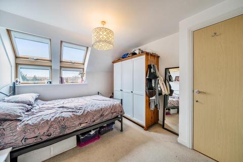 2 bedroom flat for sale, Garratt Lane, Earlsfield