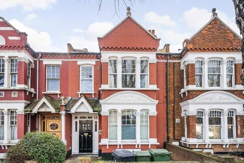 Flat B, 6 Cavendish Road, London, SW12 0DG
