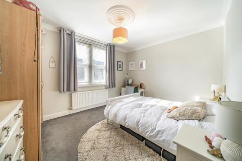 Flat B, 6 Cavendish Road, London, SW12 0DG