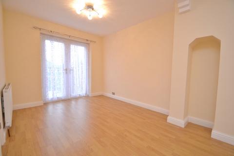 3 bedroom semi-detached house to rent, Riviera Gardens, Leeds LS7