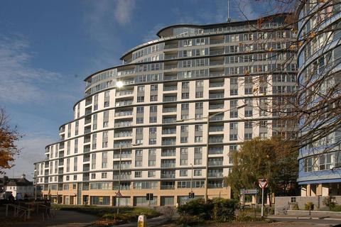 2 bedroom flat for sale, Station Approach, Woking, GU22