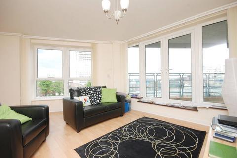 2 bedroom flat for sale, Station Approach, Woking, GU22