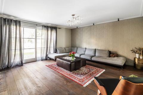 42 Burleigh Park, Cobham, KT11 2DU