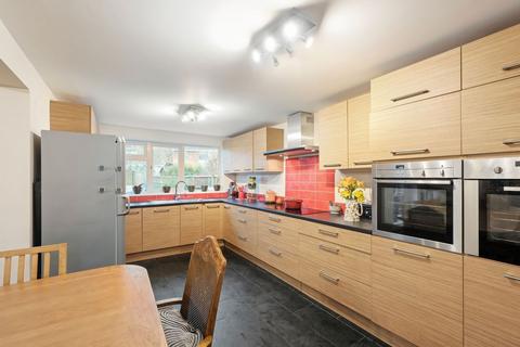 8 Edmonton Close, Worcester, WR2 4DQ