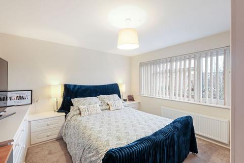 8 Edmonton Close, Worcester, WR2 4DQ