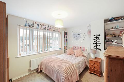 8 Edmonton Close, Worcester, WR2 4DQ