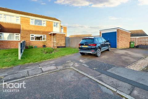 4 bedroom semi-detached house for sale, Barnstaple Close, Wigston