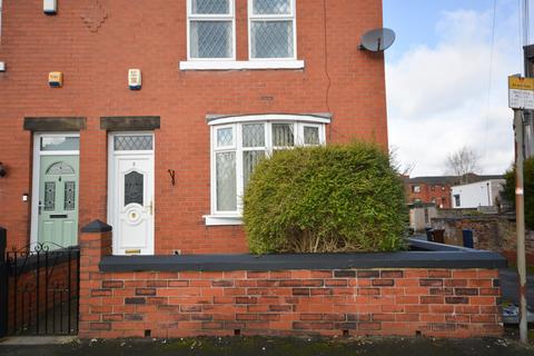 3 bedroom terraced house to rent, 2 Kenyon Lane,Prestwich M25 1HY