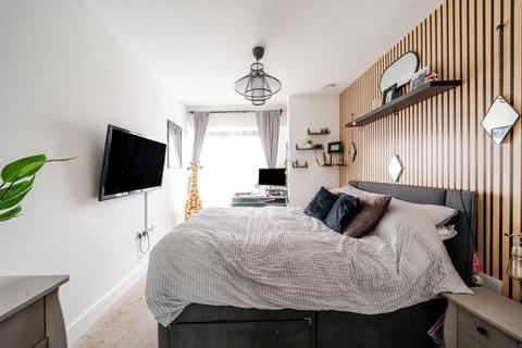 2 bedroom apartment for sale, Trafalgar House, Dickens Yard, Longfield Avenue, Ealing