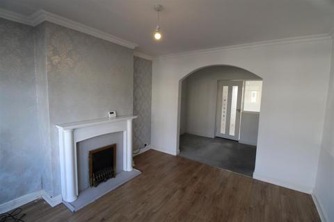 2 bedroom terraced house to rent, Foredyke Avenue, Hull