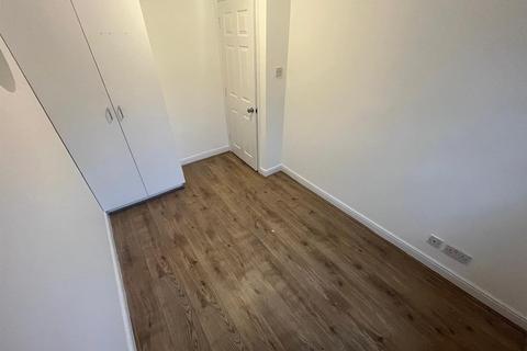 4 bedroom terraced house to rent, Gladstone Mews, Cavendish Road, London