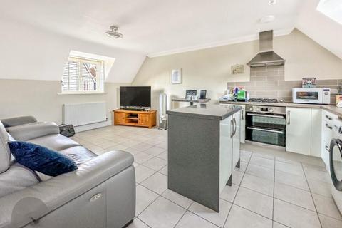 2 bedroom maisonette for sale, The Chine, London N21