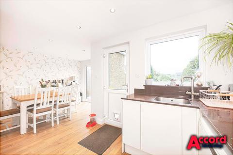 99d Purfleet Road, Aveley, South Ockendon, RM15 4DS