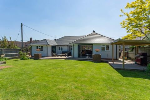 4 bedroom detached bungalow for sale, Grove Road, Harwell, OX11