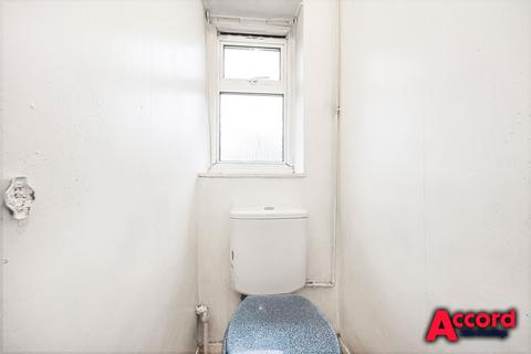 28 Amersham Road, Romford, RM3 9JJ