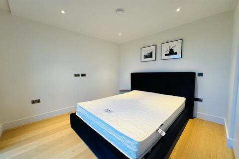 1 bedroom apartment to rent, Reflection Apartments, Cascade Way, W12