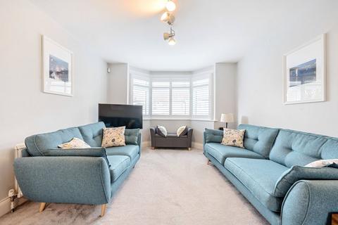42 Sherwood Road, Coulsdon, CR5 3DG
