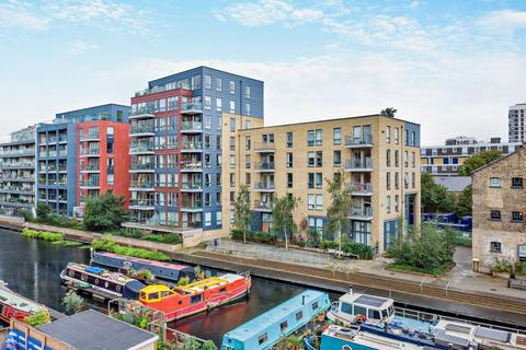 3 bedroom flat for sale, Hertford Road, London N1