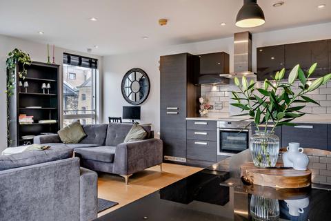 3 bedroom flat for sale, Hertford Road, London N1