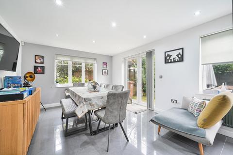 undefined, Greenacres, Tadworth KT20