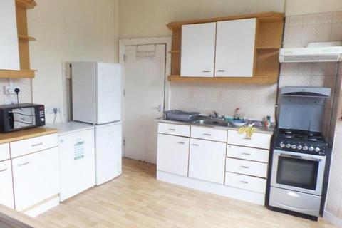 6 bedroom terraced house to rent, Clun Terrace, Cathays, Cardiff