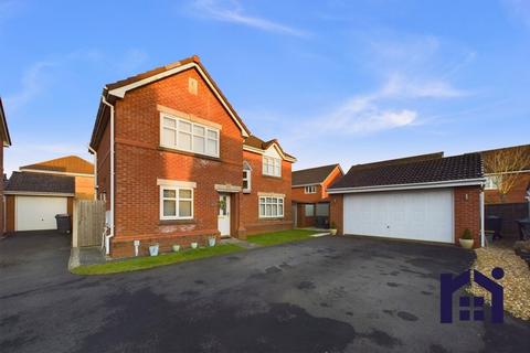 4 bedroom detached house for sale, Little Close, Farington Moss, PR26 6QU