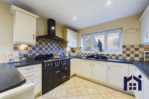 6 Little Close, Farington Moss, Leyland, PR26 6QU