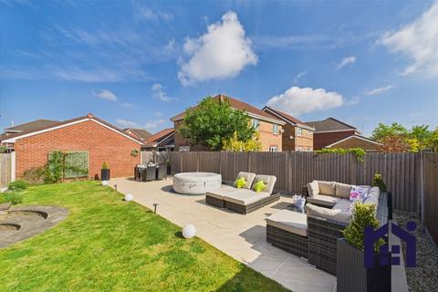 6 Little Close, Farington Moss, Leyland, PR26 6QU