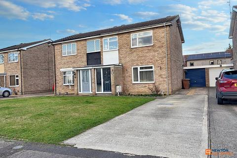 15 Andrews Crescent, Paston, Peterborough, PE4 7XL