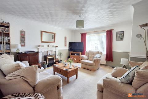 15 Andrews Crescent, Paston, Peterborough, PE4 7XL