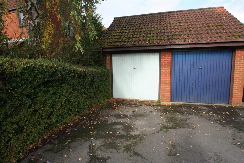 Garage & parking
