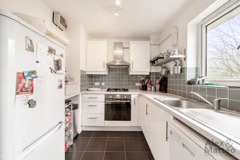 1 bedroom flat for sale, Ann Moss Way, Canada Water, SE16