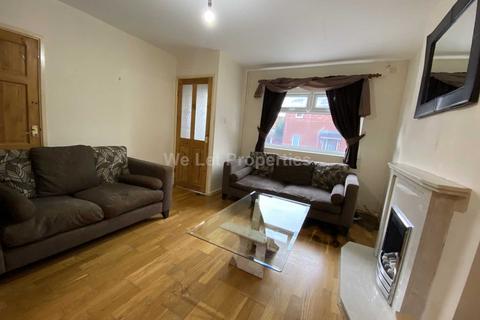 2 bedroom house to rent, Warren Bank, Manchester M9