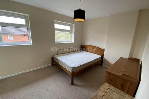 2 bedroom house to rent, Warren Bank, Manchester M9