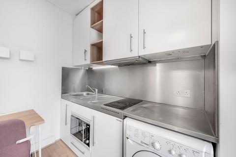 Studio to rent, Camden Road London N7