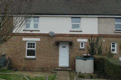 3 bedroom terraced house to rent, Senlac Gardens, Battle