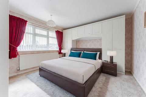 23 Beeching Drive, Lowestoft, NR32 4TB