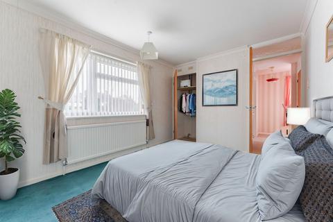 23 Beeching Drive, Lowestoft, NR32 4TB