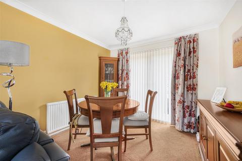 45 Princess Drive, Seaford, BN25 2TZ