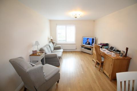 2 bedroom flat to rent, Victoria Road, Ongar, CM5