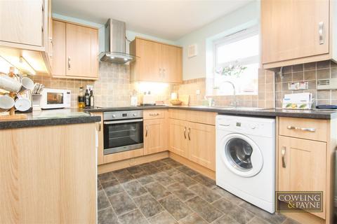 2 bedroom terraced house for sale, Napier Crescent, Wickford