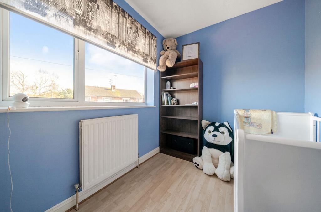 Fifth bedroom