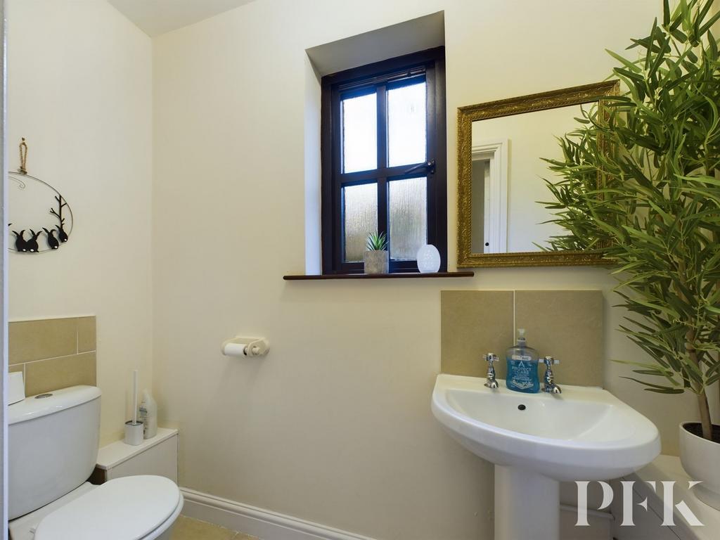 Cloakroom/WC