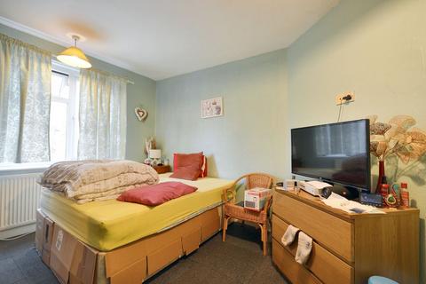 1 bedroom flat for sale, 12 River Gardens, Feltham, Middlesex, TW14 0RE