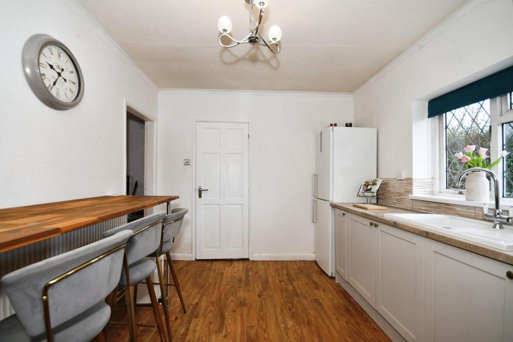 KITCHEN 03.jpg