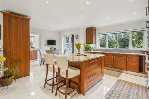 5 bedroom detached house for sale, Harvest Hill Road, Maidenhead