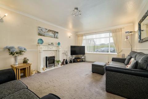 4 bedroom semi-detached house for sale, Moorside View, Drighlington